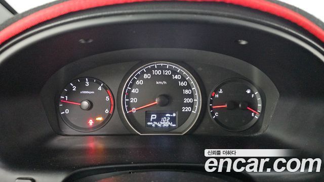 Hyundai Starex 2016 — photo 8