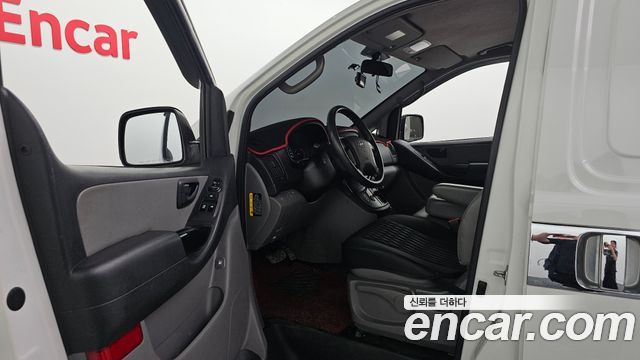 Hyundai Starex 2016 — photo 10