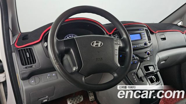 Hyundai Starex 2016 — photo 11