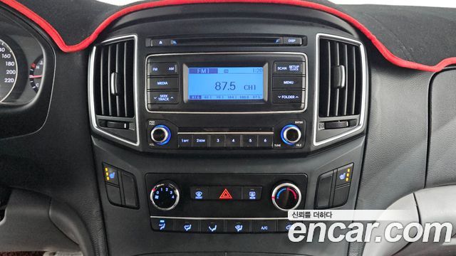 Hyundai Starex 2016 — photo 12