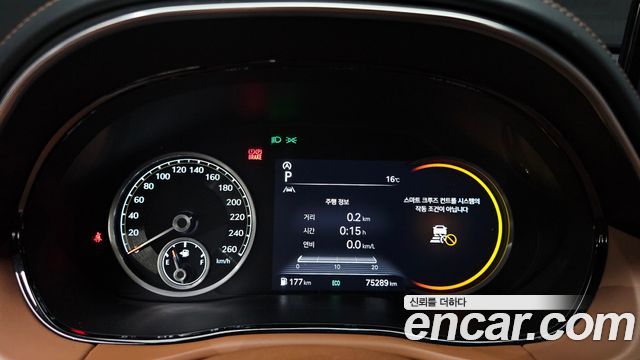 Genesis GV70 2023 — photo 11