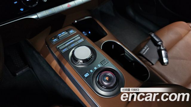 Genesis GV70 2023 — photo 12