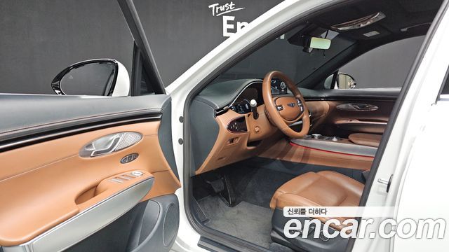 Genesis GV70 2023 — photo 13