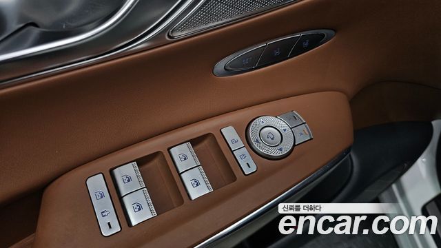 Genesis GV70 2023 — photo 23