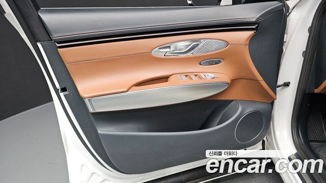 Genesis GV70 2023 — photo 14
