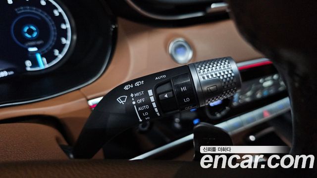 Genesis GV70 2023 — photo 27