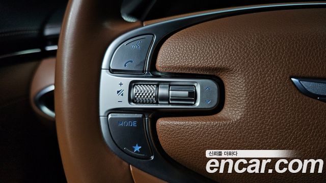 Genesis GV70 2023 — photo 31
