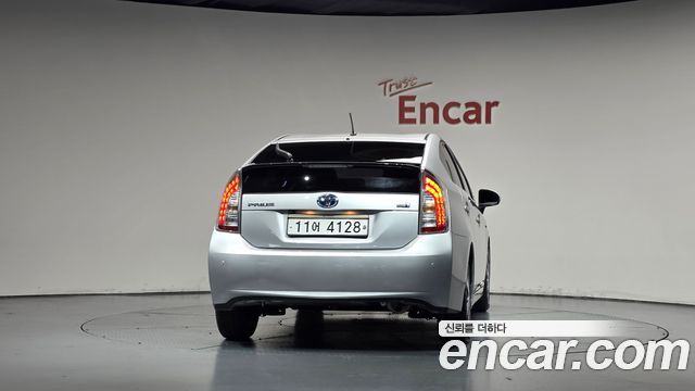 Toyota Prius 2015 — photo 4