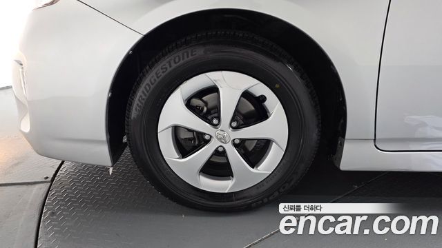 Toyota Prius 2015 — photo 5