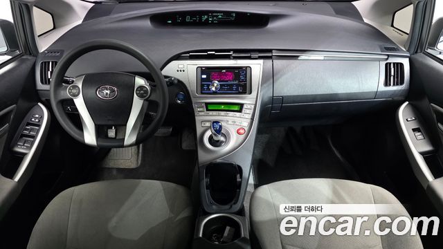 Toyota Prius 2015 — photo 10