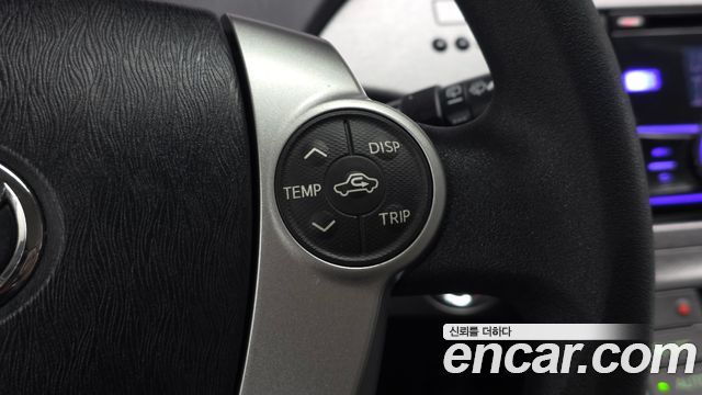 Toyota Prius 2015 — photo 21