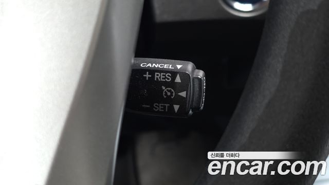 Toyota Prius 2015 — photo 25