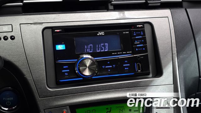 Toyota Prius 2015 — photo 27