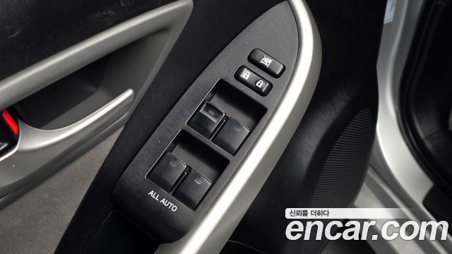 Toyota Prius 2015 — photo 30