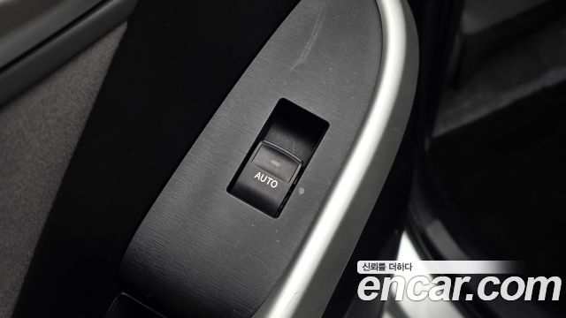 Toyota Prius 2015 — photo 31