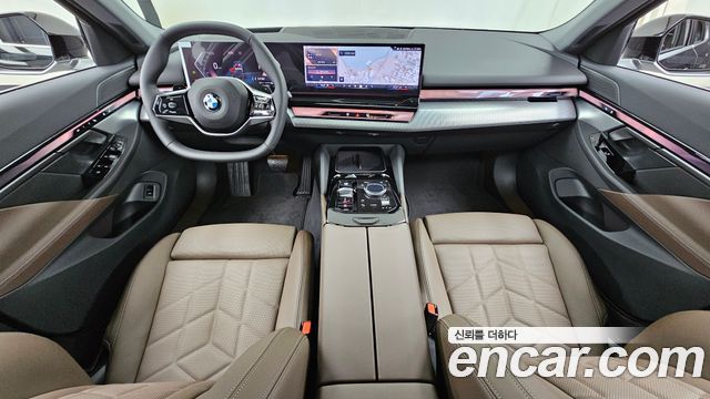 BMW 5-Series 2026 — photo 10