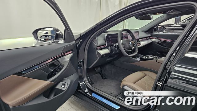 BMW 5-Series 2026 — photo 13