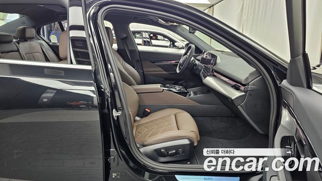BMW 5-Series 2026 — photo 16