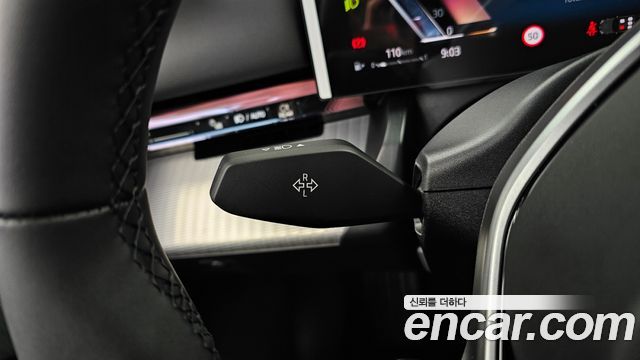 BMW 5-Series 2026 — photo 33