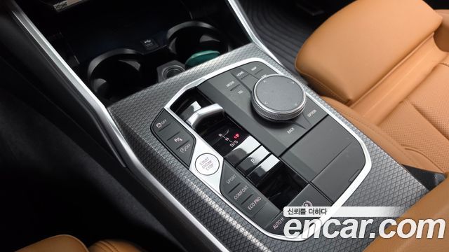 BMW 3-Series 2023 — photo 12