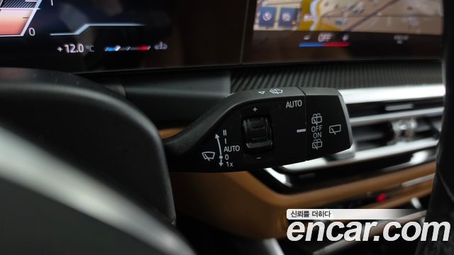BMW 3-Series 2023 — photo 28