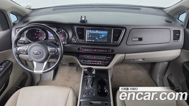 Kia Canival 2016 — photo 7