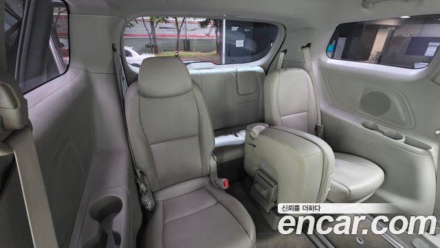 Kia Canival 2016 — photo 18