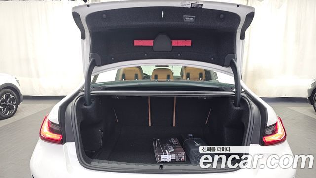 BMW 3-Series 2026 — photo 26