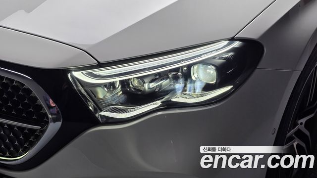 Mercedes-Benz E-Class 2026 — photo 8