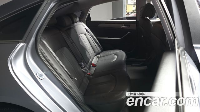 Hyundai Sonata 2016 — photo 18