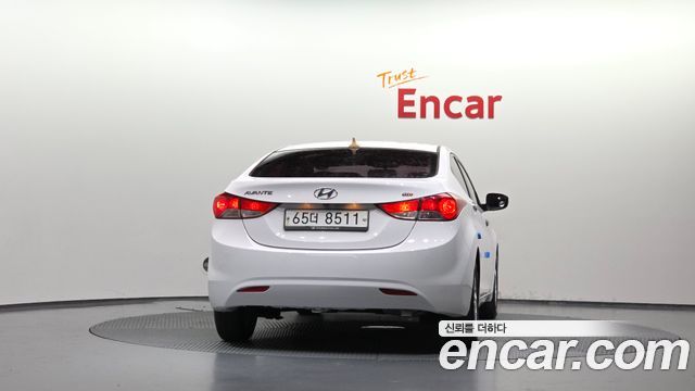 Hyundai AVANTE 2013 — photo 4