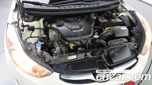 Hyundai AVANTE 2013 — photo 6