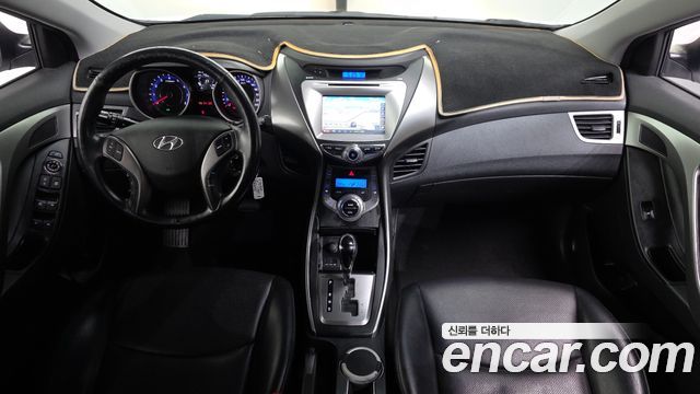 Hyundai AVANTE 2013 — photo 10