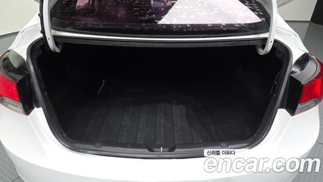 Hyundai AVANTE 2013 — photo 26