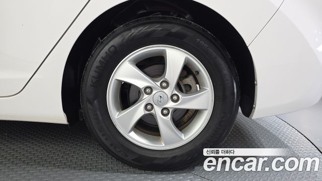 Hyundai AVANTE 2013 — photo 7