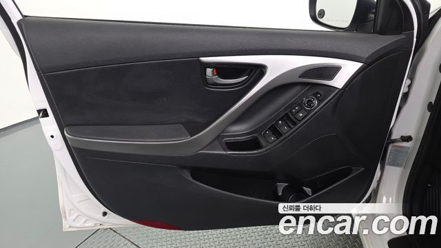 Hyundai AVANTE 2013 — photo 14
