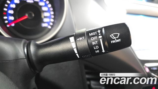 Hyundai AVANTE 2013 — photo 27