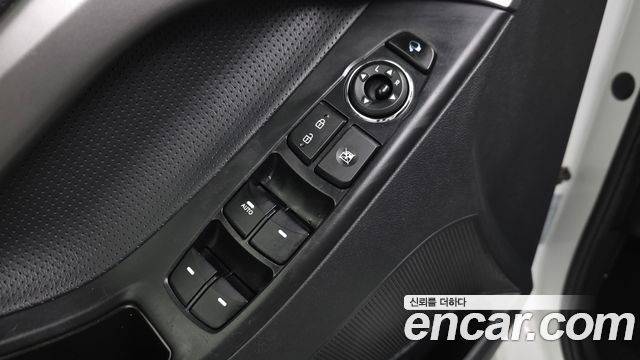Hyundai AVANTE 2013 — photo 28
