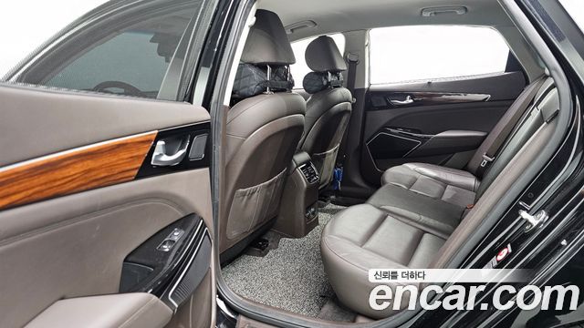 Kia K7 2017 — photo 18