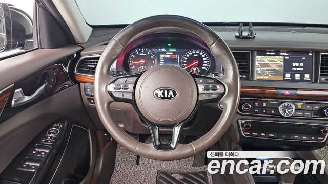 Kia K7 2017 — photo 19