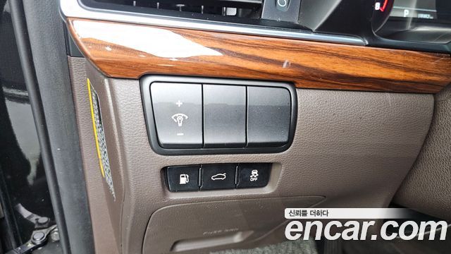 Kia K7 2017 — photo 24