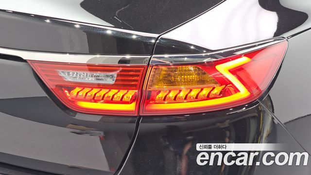 Kia K7 2017 — photo 9