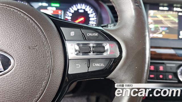 Kia K7 2017 — photo 27