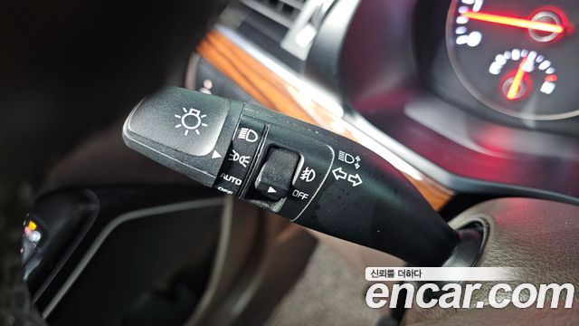 Kia K7 2017 — photo 28