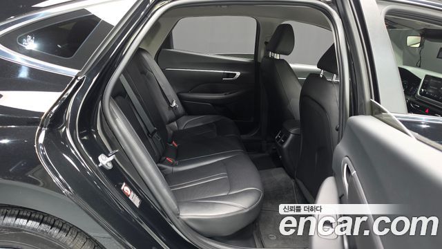 Hyundai Sonata 2022 — photo 17