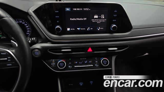 Hyundai Sonata 2022 — photo 19