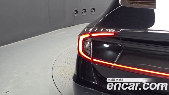 Hyundai Sonata 2022 — photo 9