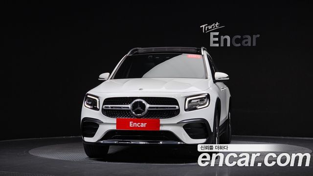 Mercedes-Benz GLB-Class 2023 — photo 3