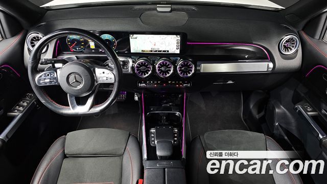 Mercedes-Benz GLB-Class 2023 — photo 10