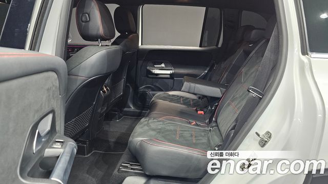 Mercedes-Benz GLB-Class 2023 — photo 17